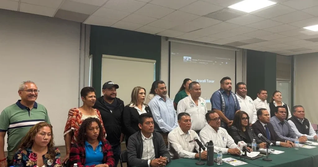 sindicatos-de-educacion-media-superior-amenazan-con-paro-indefinido-para-el-31-de-agosto-dia-de-regreso-a-clases_c450885b-1b0e-4120-a250-fc57706bb70d_medialjnredespreviewcrop