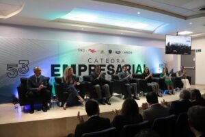 CATEDRA-EMPRESARIAL-CON-DE-LA-VEGA9